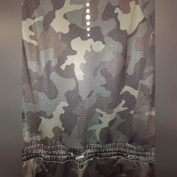 Tek Gear Camo Zipper Workout Jacket size large excellent used condition - Picture 7 of 9